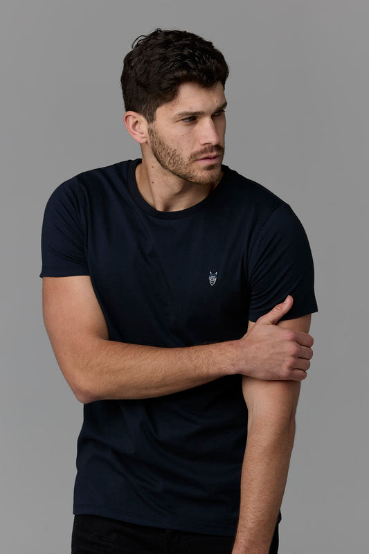 SOW ECOM WEB 477 - Man in navy t-shirt