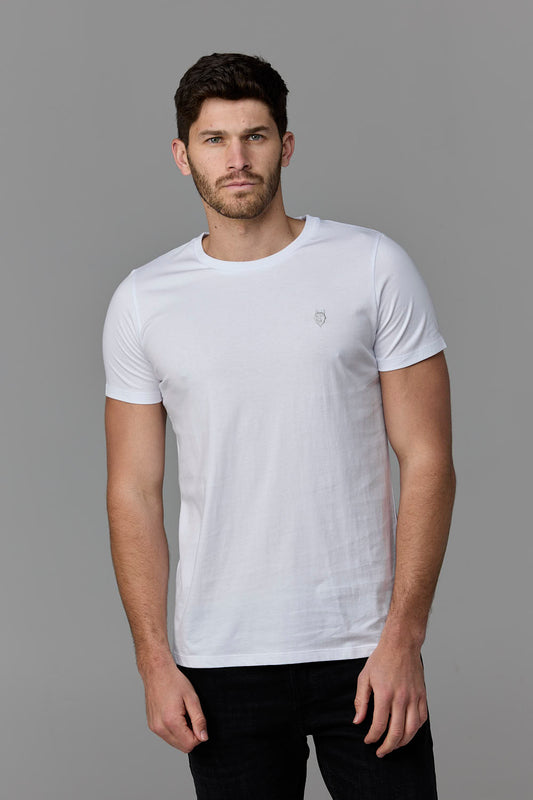 White T-shirt on man - SOW ECOM WEB 500