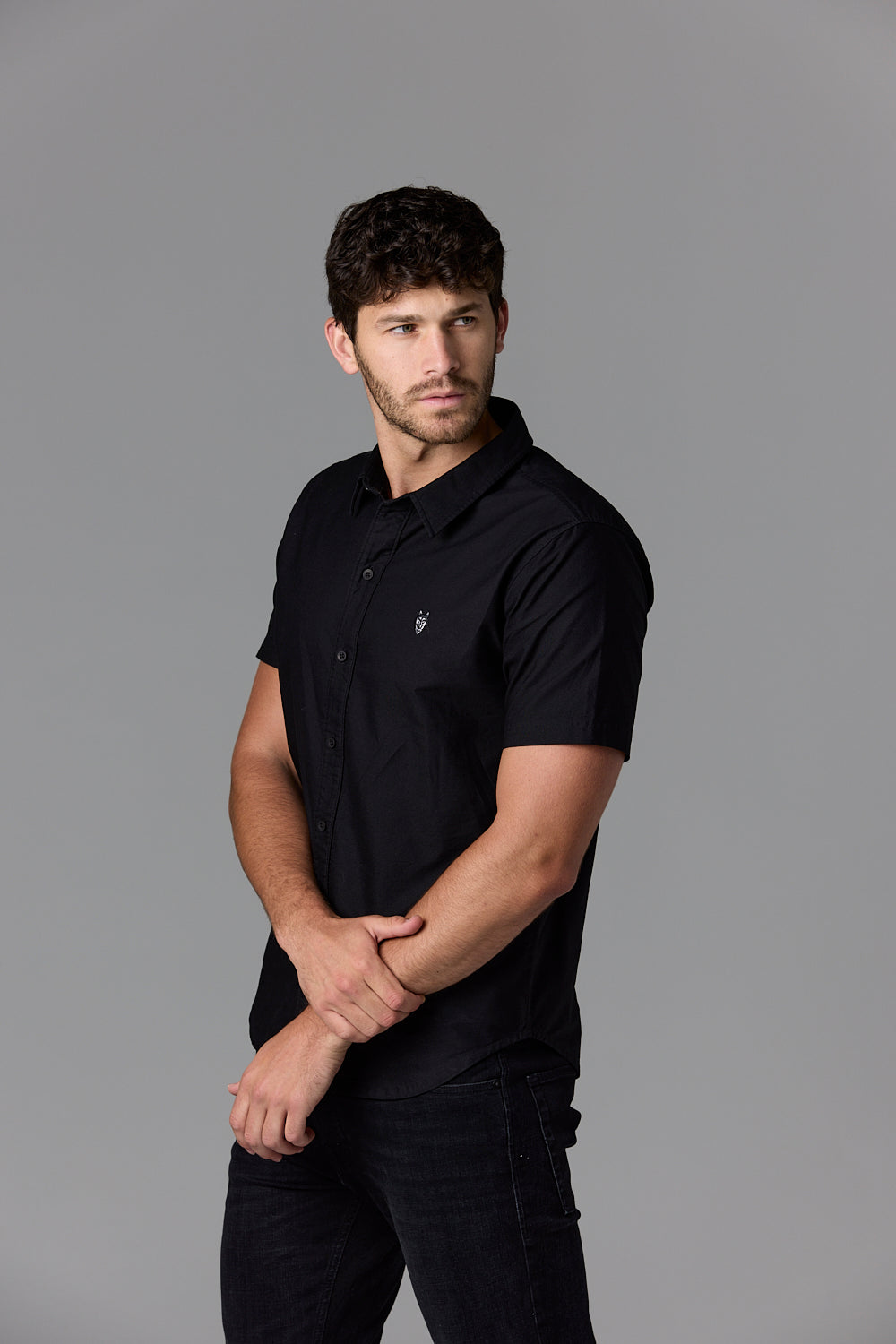 Man in black shirt - SOW_2_ECOM_WEB_11