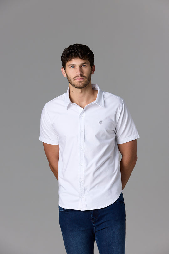 Man in white button-up shirt - SOW_2_ECOM_WEB_131