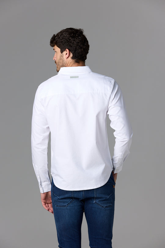 Man wearing white shirt, back view