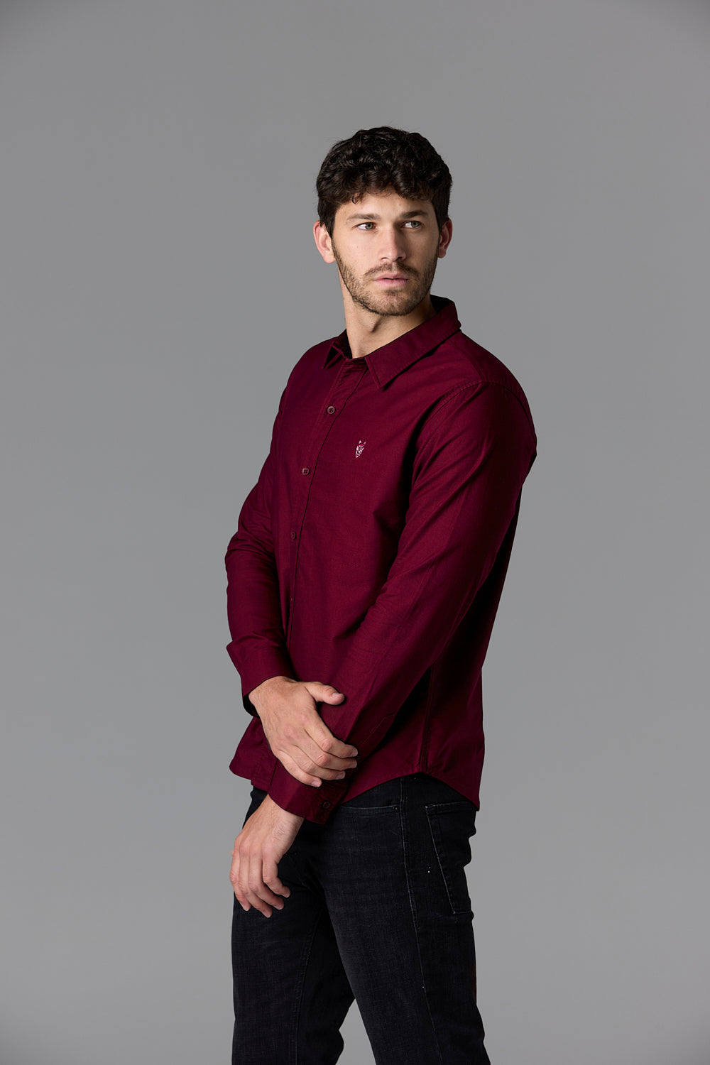 Man in maroon button-down shirt - SOW_2_ECOM_WEB_246