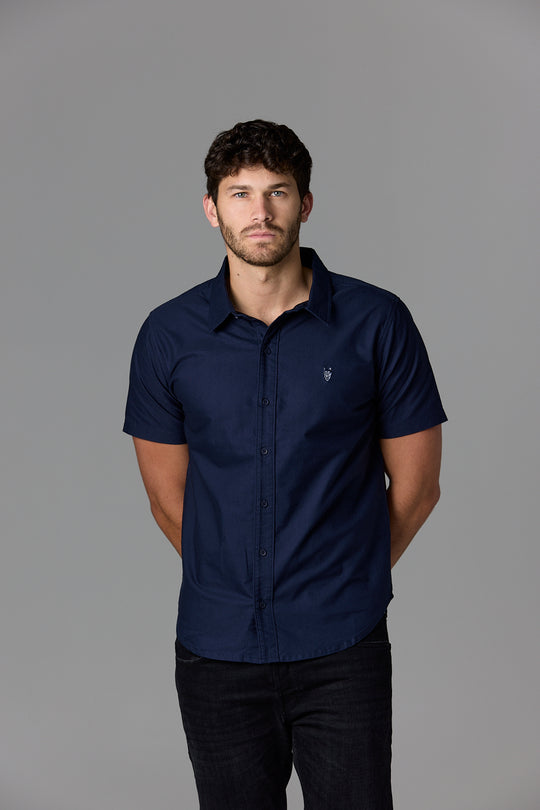 Man in navy short sleeve shirt - SOW 2 ECOM WEB 35