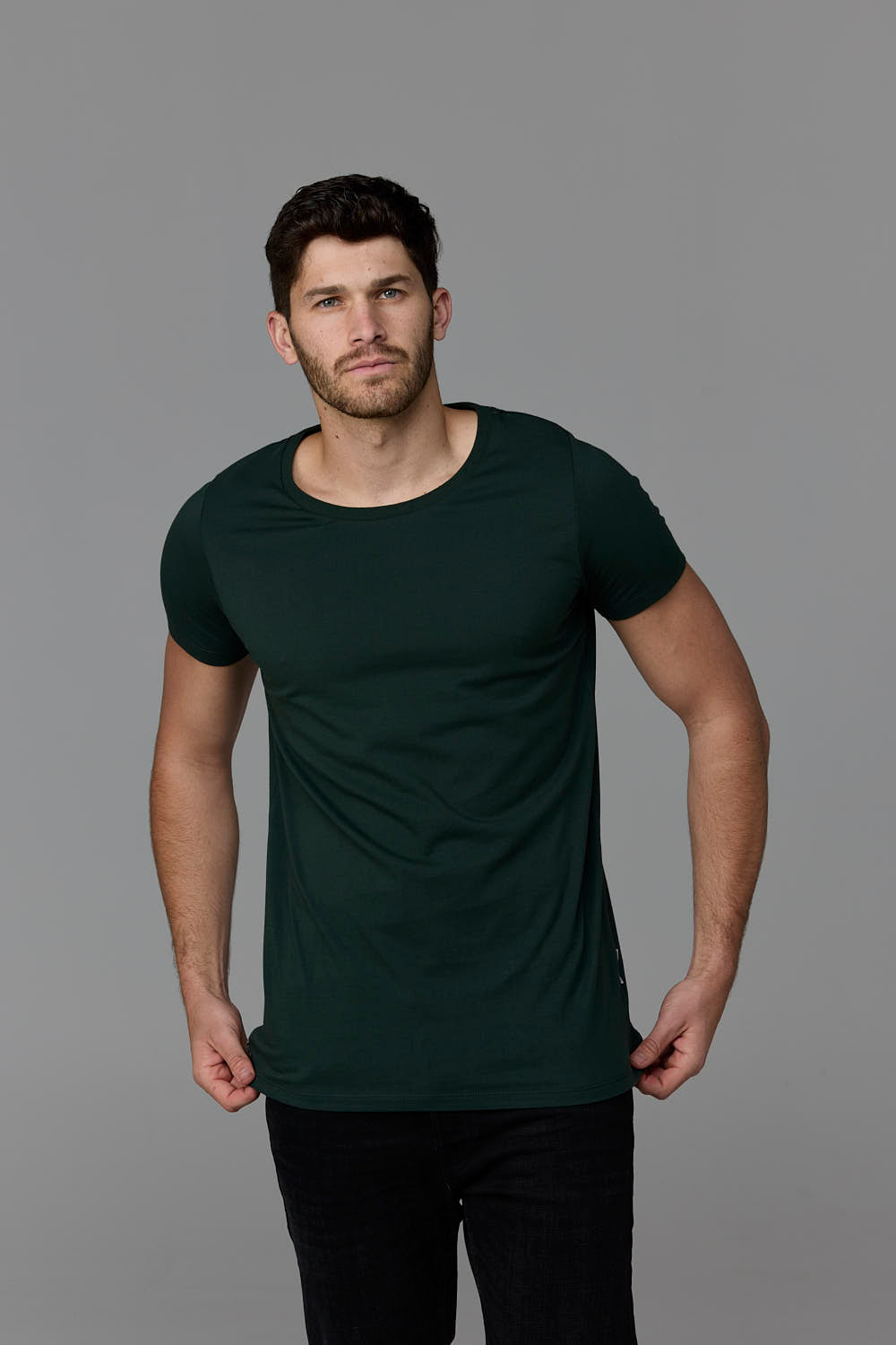 SOW ECOM - Man wearing green t-shirt