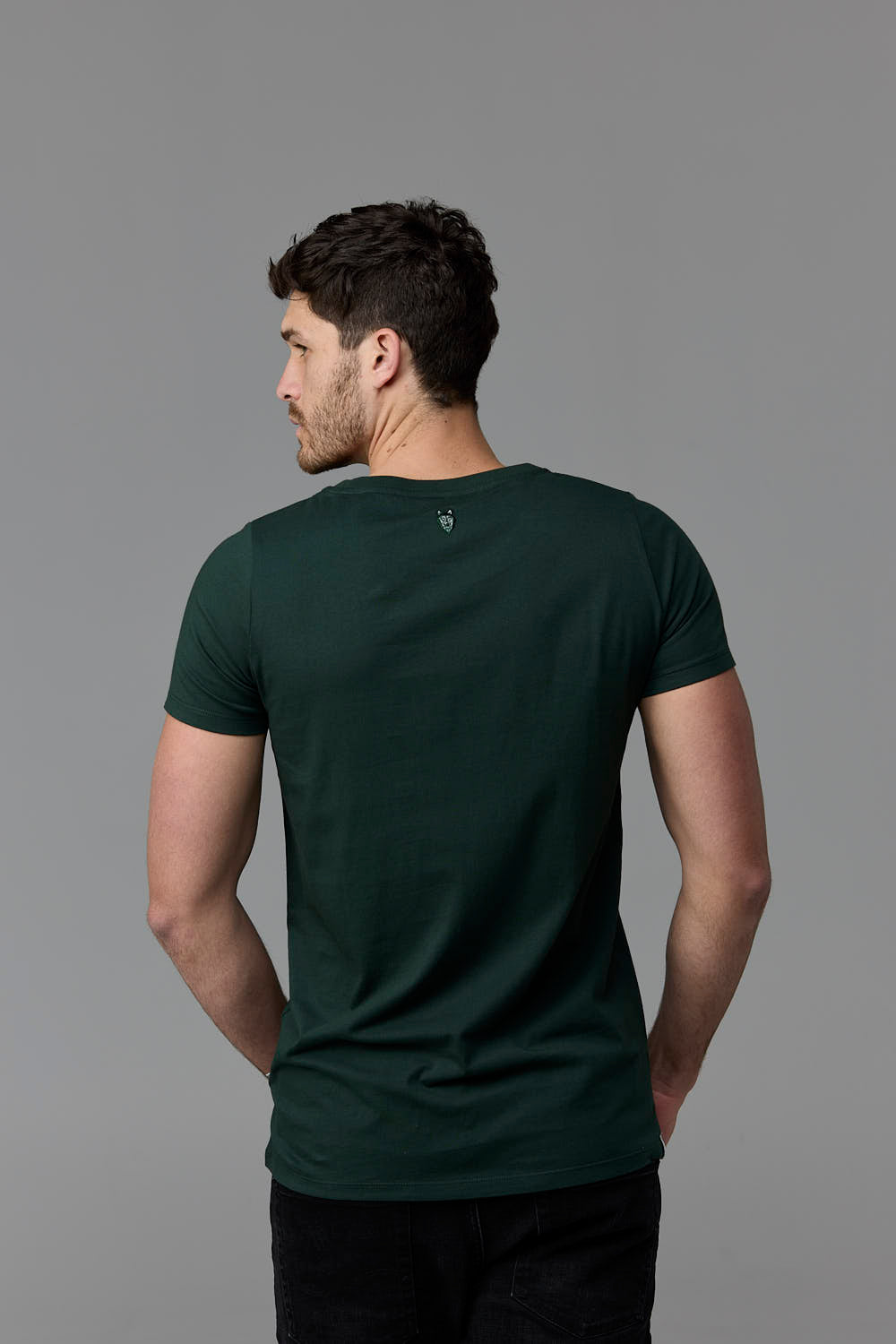 SOW ECOM Green T-Shirt 168 - Man wearing dark green tee