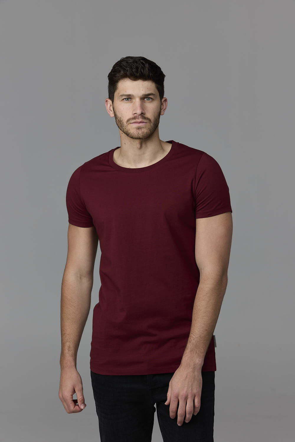 Man in burgundy crew neck t-shirt - SOW_ECOM_WEB_177