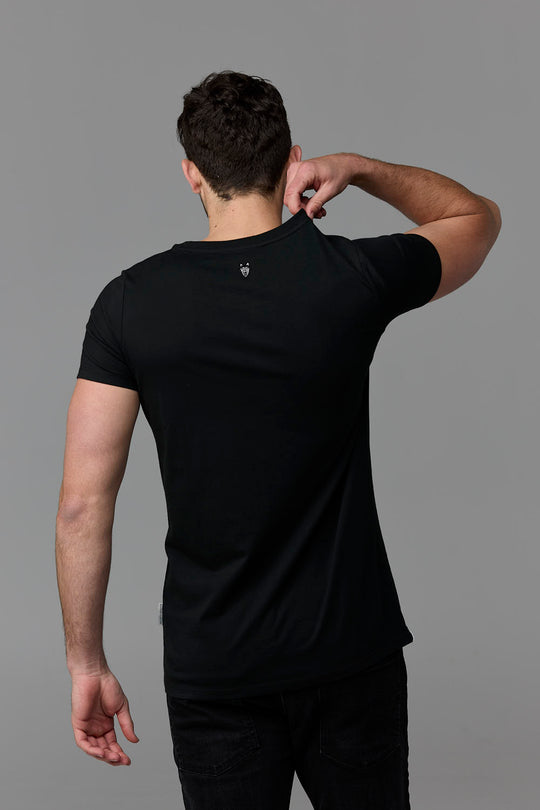 SOW ECOM black t-shirt on man