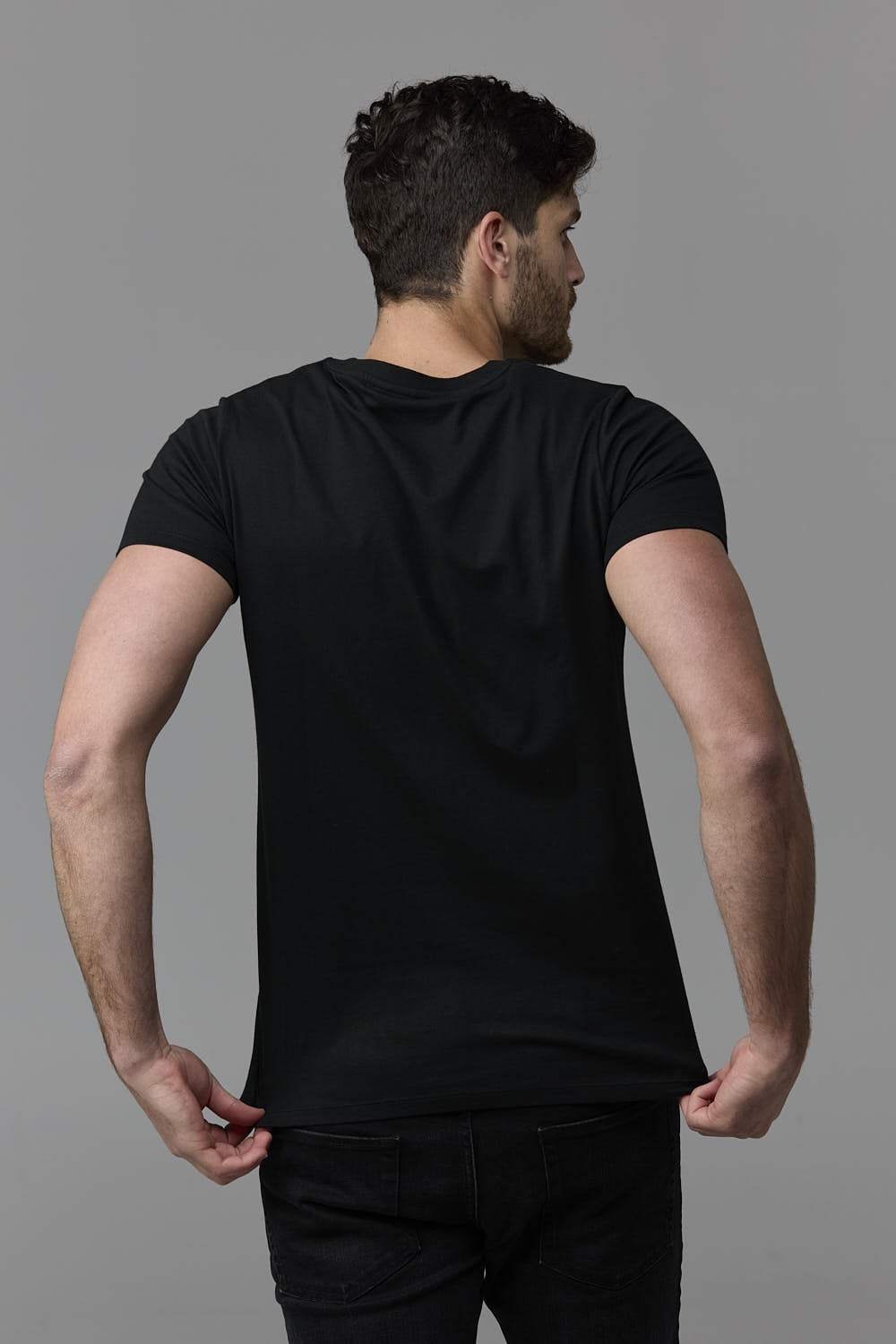 SOW ECOM Black T-Shirt on Male Model (390)
