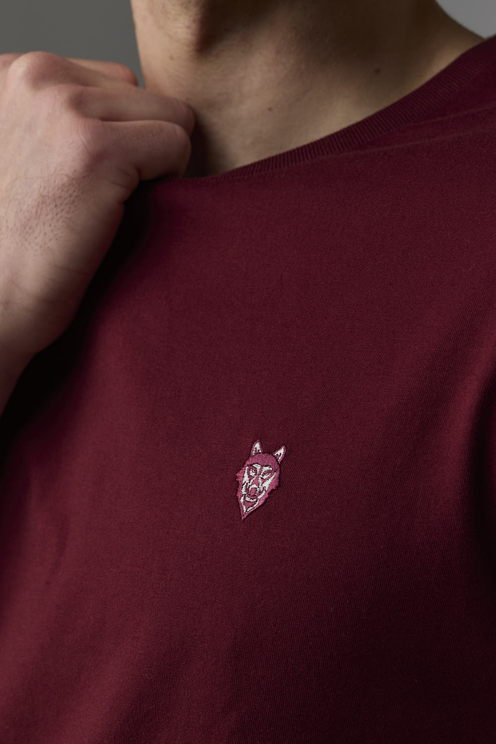 SOW ECOM Wolf Logo Tee - Maroon