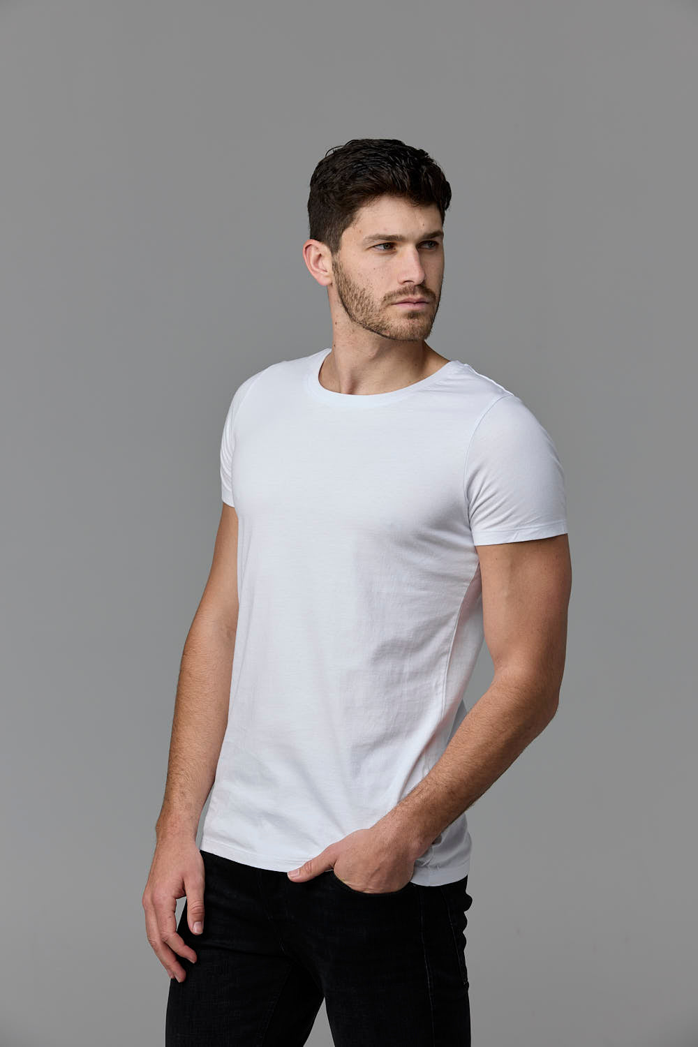 SOW ECOM White crew neck t-shirt on man